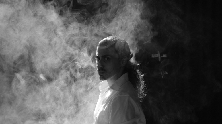 O Αλέξανδρος Τσαμουρλίδης, η Ελένη Τατάκη, η Μαριάννα Πασχάλη και η Ηλιάνα Τσίλη μάς φέρνουν ΣΤΑ&nbsp;ΑΚΡΑ.