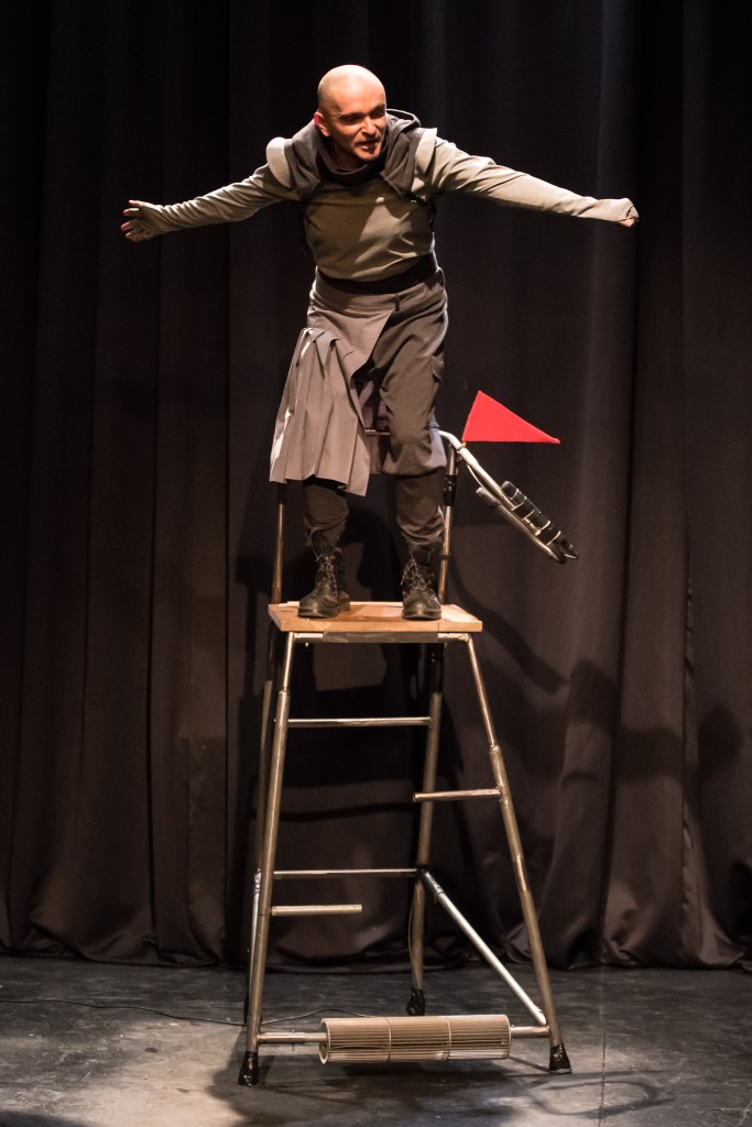 ΘΩΜΑΣ ΒΕΛΙΣΣΑΡΗΣ, ΤΡΑΚΤΕΡ